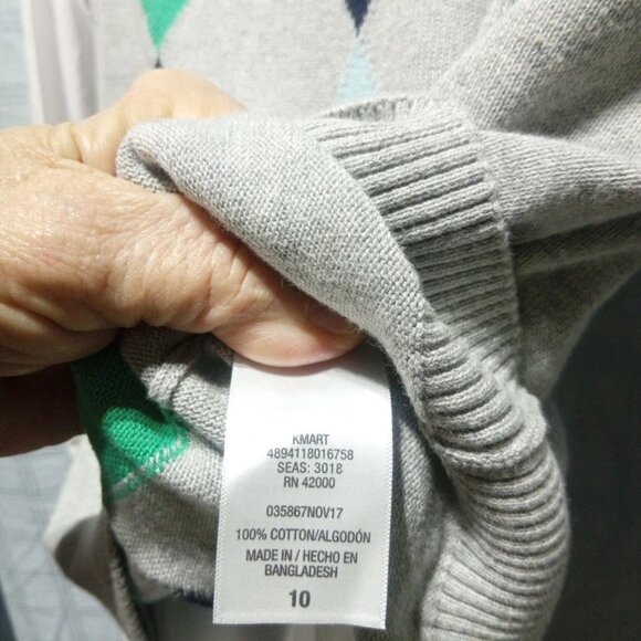 Holiday Edition 2 piece, Long Sleeved Shirt And Vest Boys size 10. NWT - Picture 8 of 10